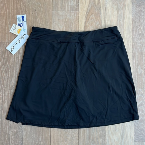 NWT. Lulu-B skort in black. Black shorts under skort. Stretchy material. UPF50+ - Picture 3 of 8
